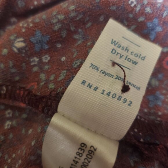 Marine Layer stacy button down cabernet ditsy floral sz medium 3/4 sleeve Vneck - Picture 13 of 13